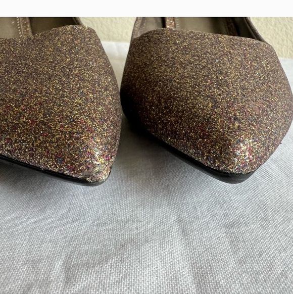 Elegant Multi Color Glitter Pumps - Picture 3 of 13